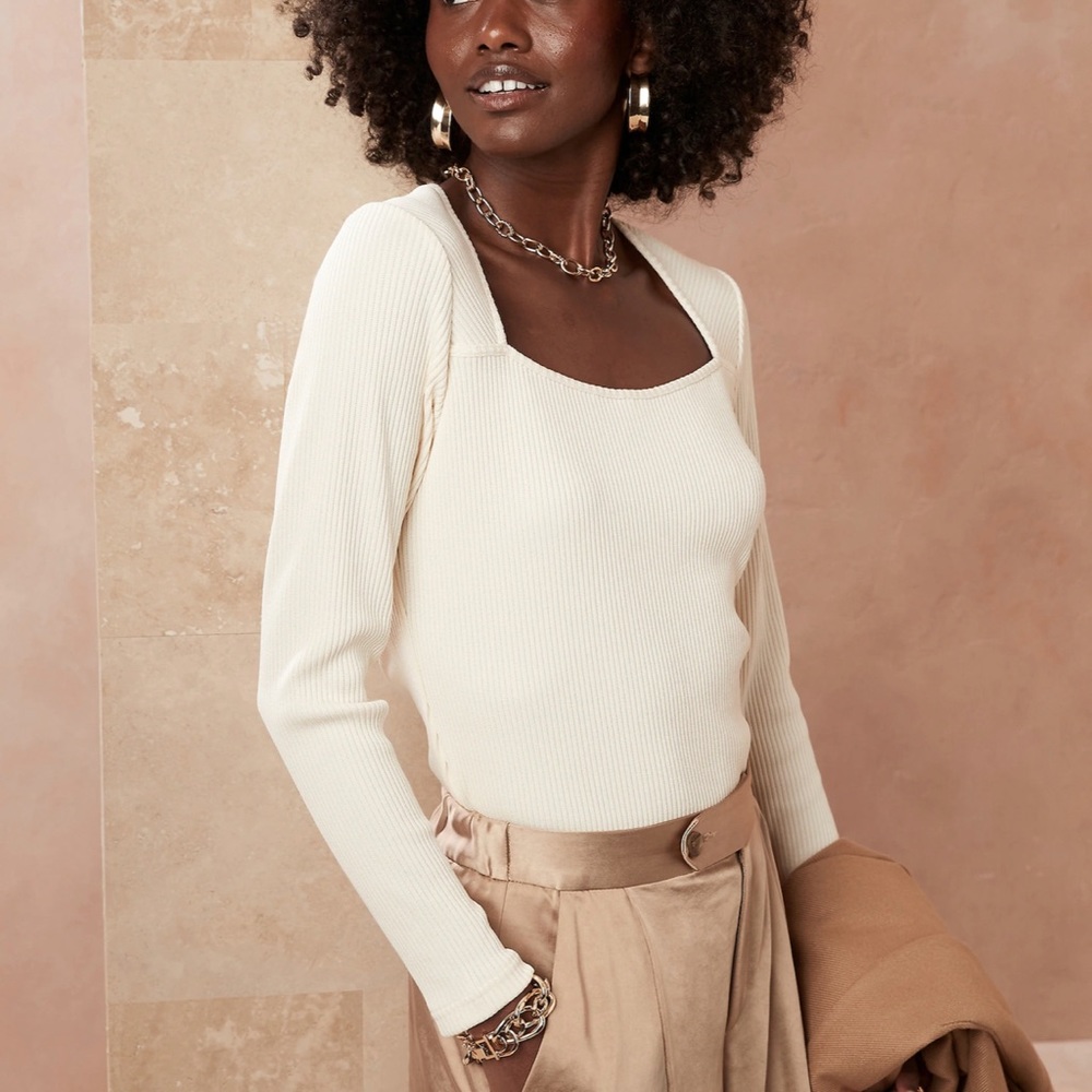 Square neck sweater